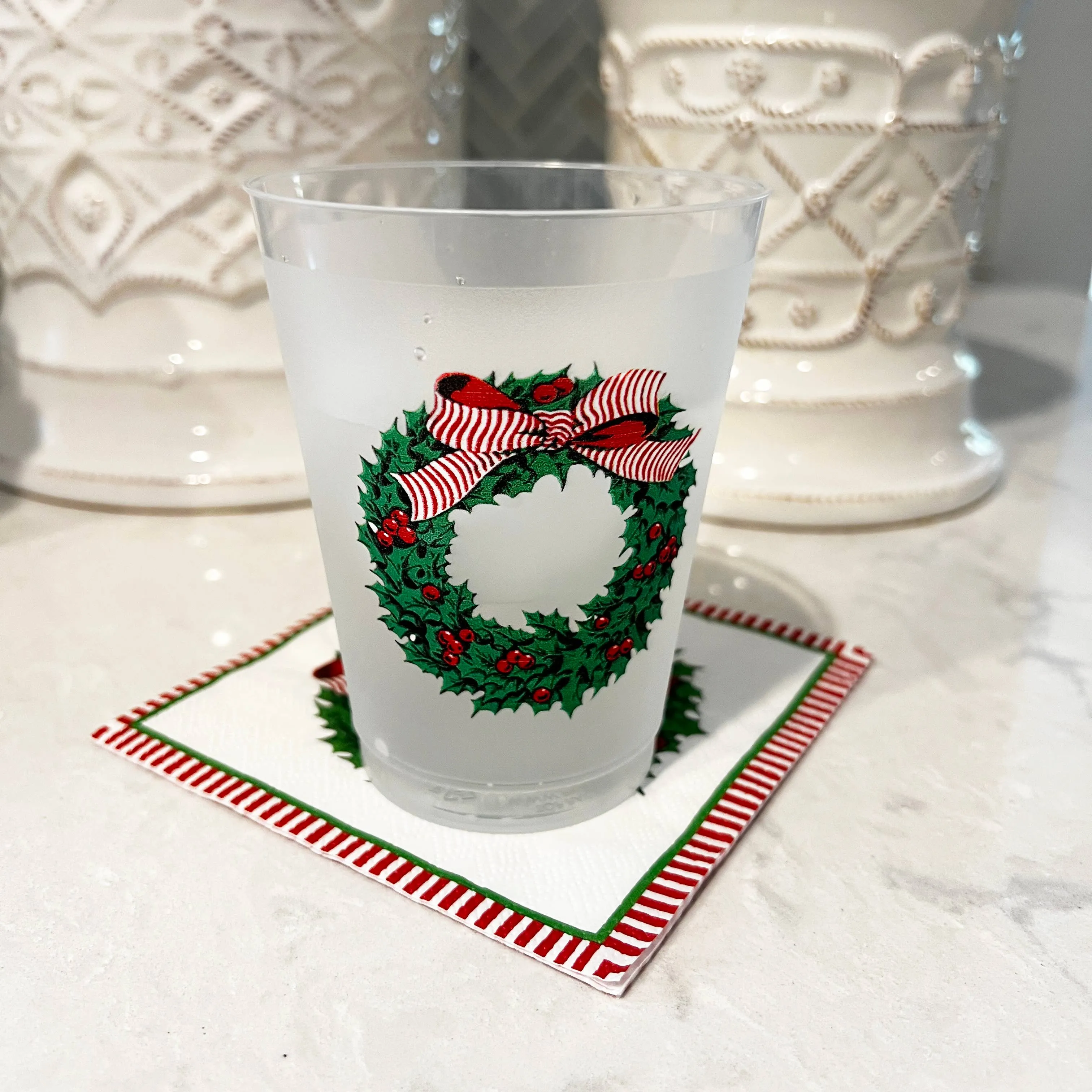 16 oz Shatterproof Cups | Set of 8 | Holly Wreath