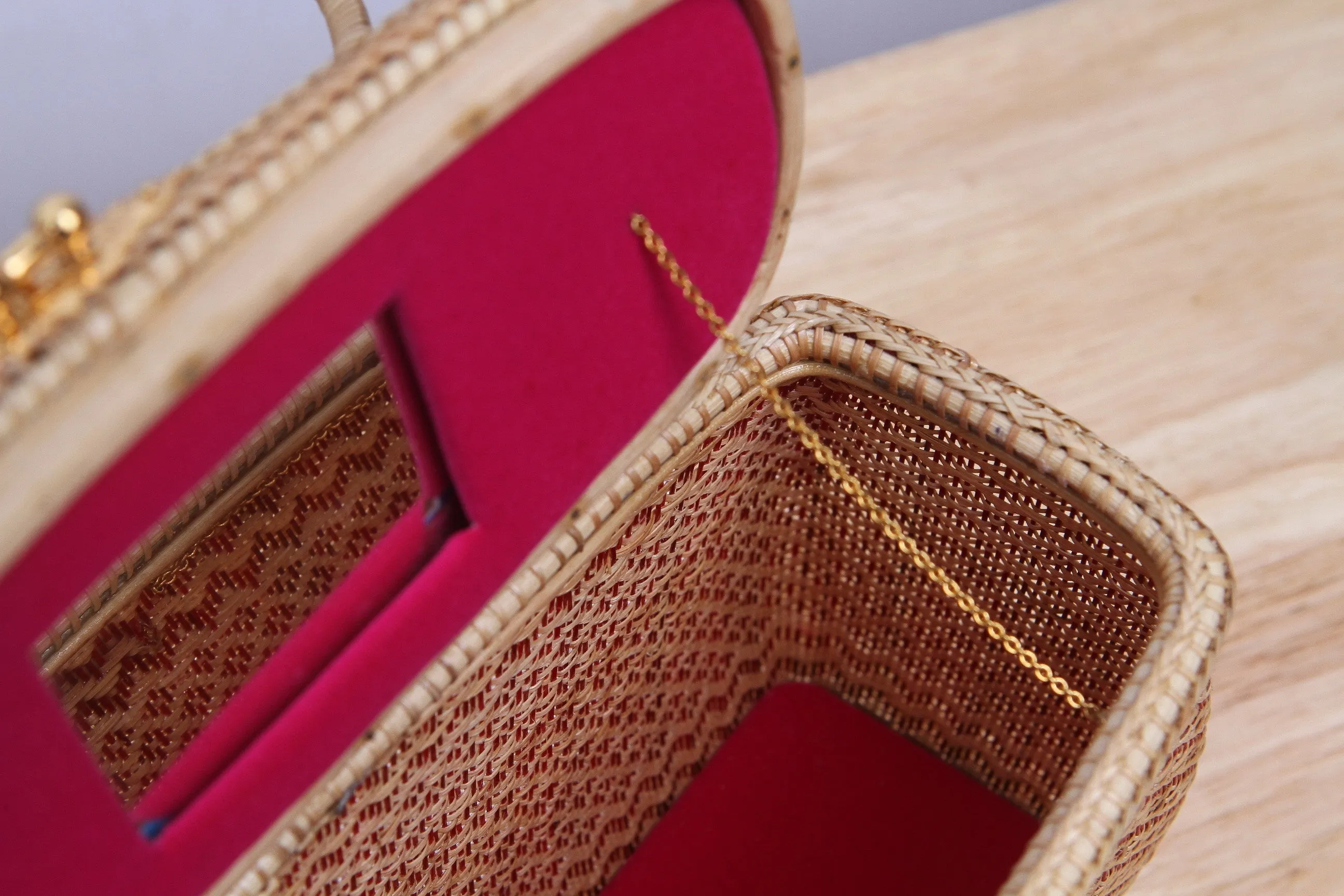 A handmade fineness wicker handbag