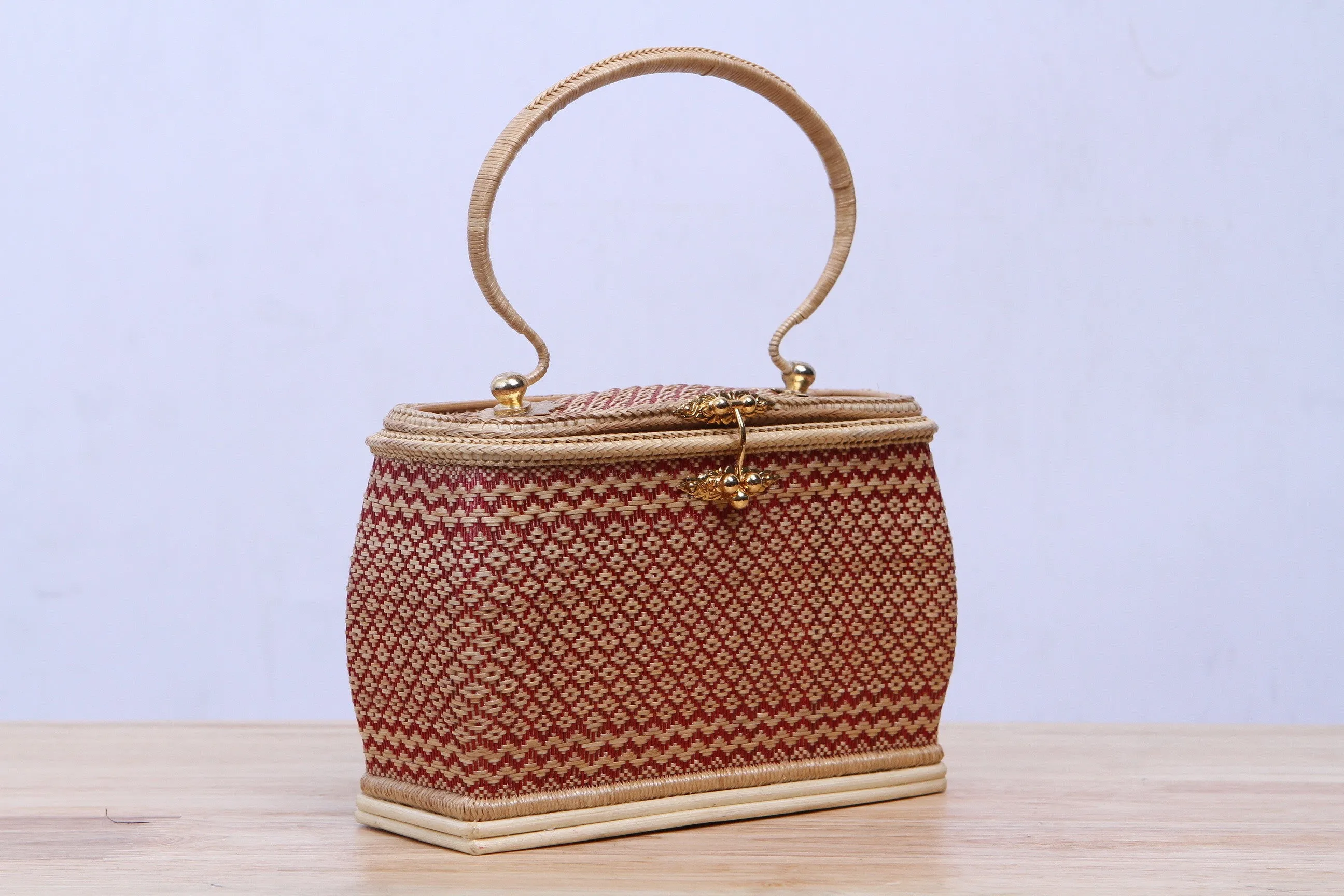 A handmade fineness wicker handbag