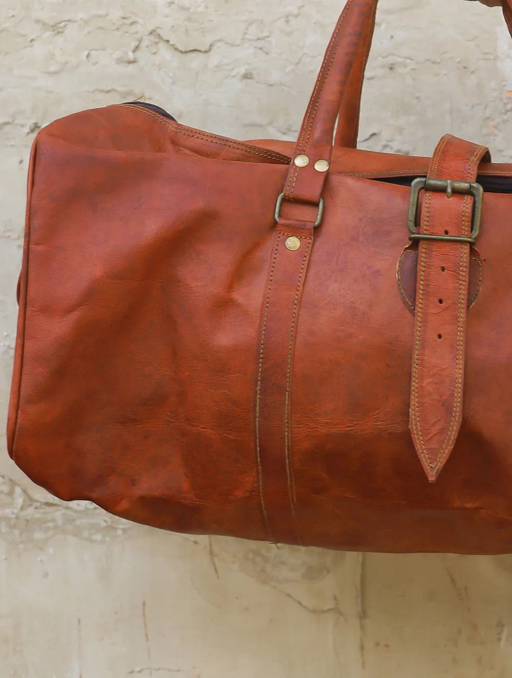 Rugged Leather Duffle Bag (Length - 23 inches)