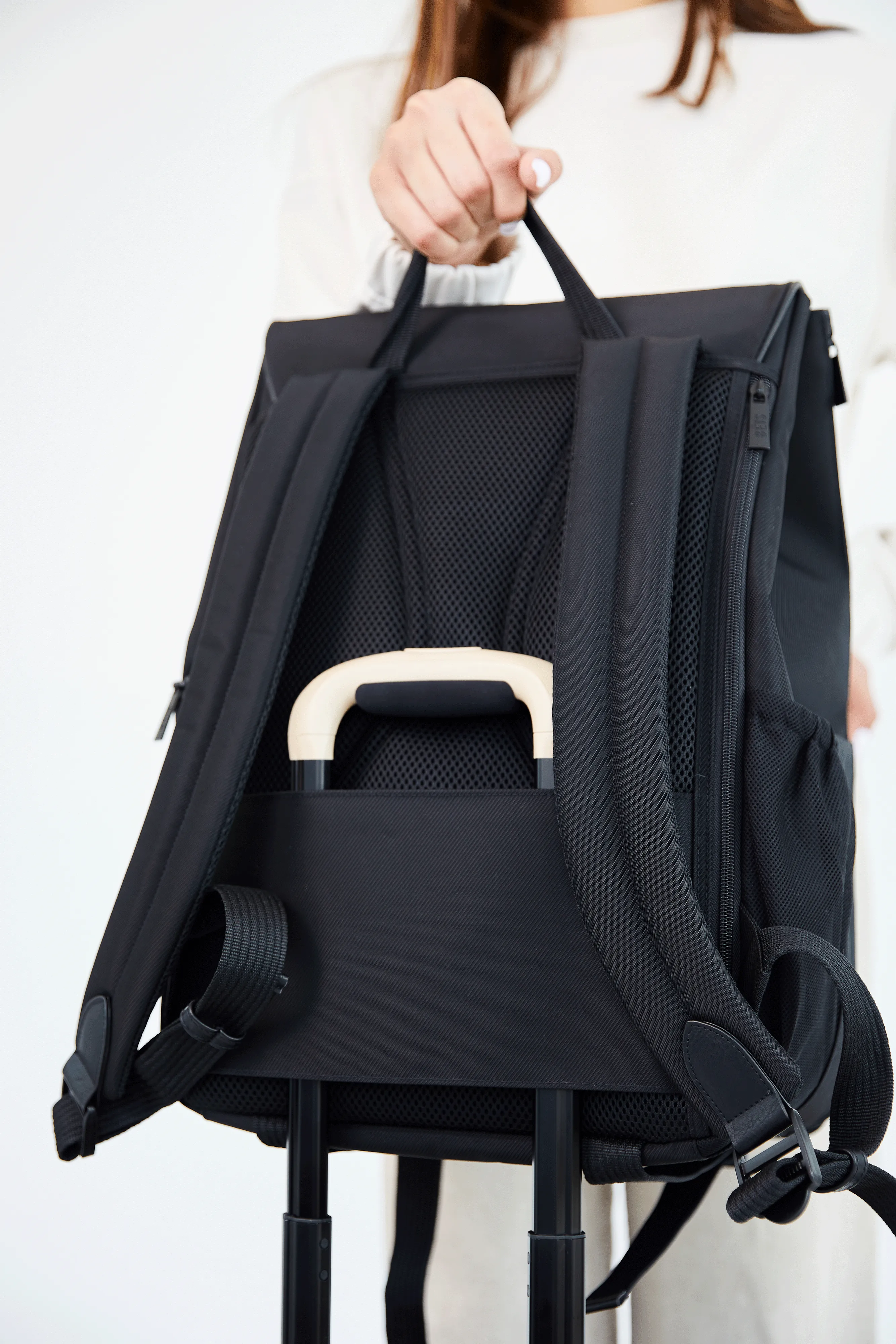 The Hanging Backpack in Black